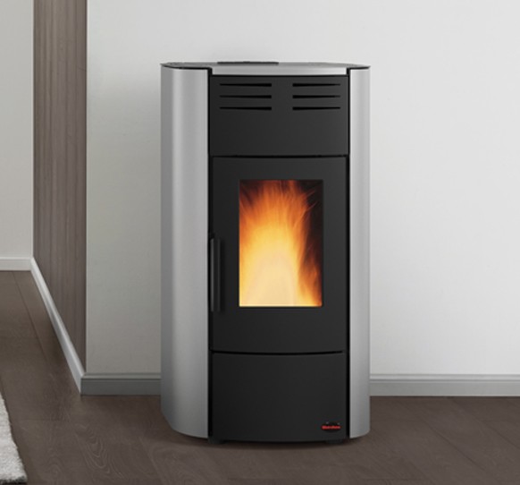 Pelletofen mit abkoppelbarer Zentralheizung - EXTRAFLAME Raffaella Idro H15 5.0.16 19 kW