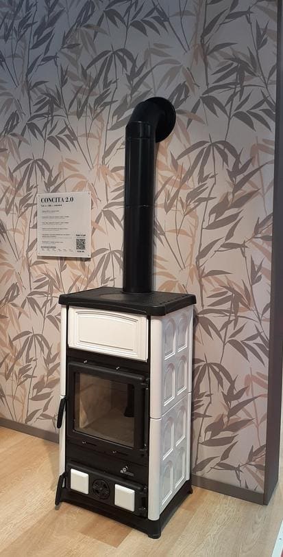 anschließbarer Keramik-Holzofen - LA NORDICA Concita.16 11.8 kW