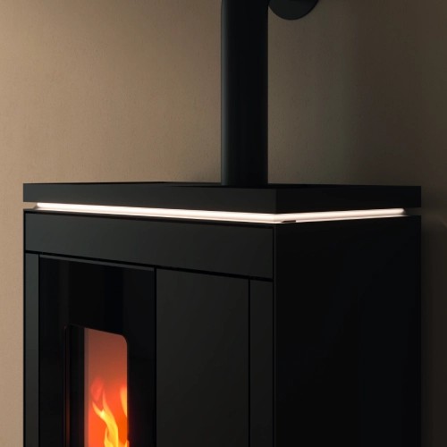 Pelletofen Olsberg Epana 6 kW mit Ambilight raumluftunabhängig