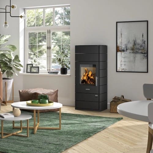 Holzofen Justus Tova W+ mit bloc Wärmespeicher – 6 kW