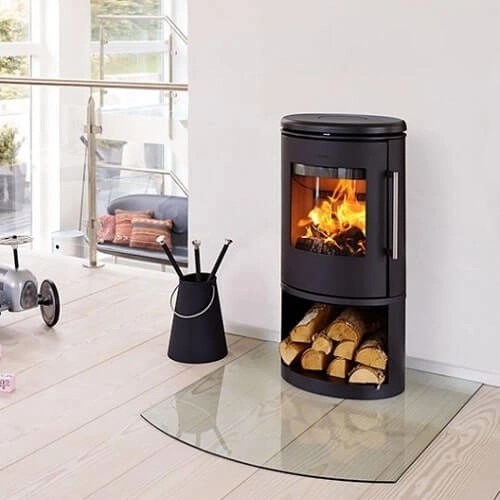 Holzofen Morsoe 6843 | 5,9 kW mit einem Fach zum Holzstapeln